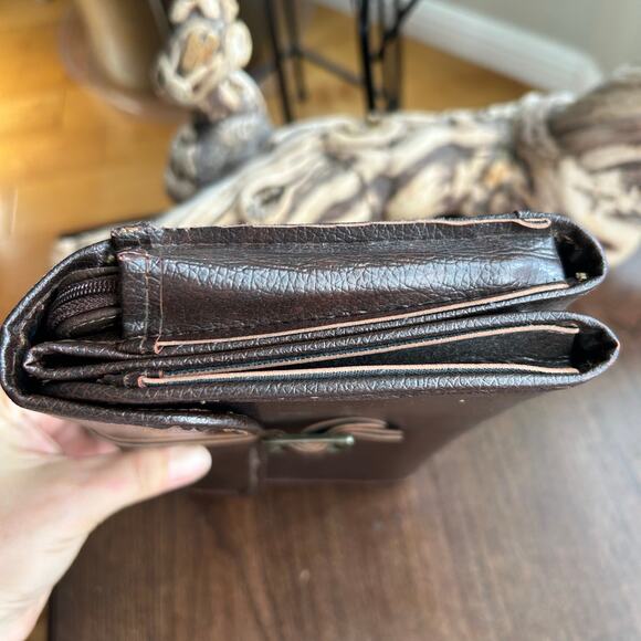 Vintage Levenger large brown leather wallet clutch w/ buckle made in Taiwan - Picture 10 of 16